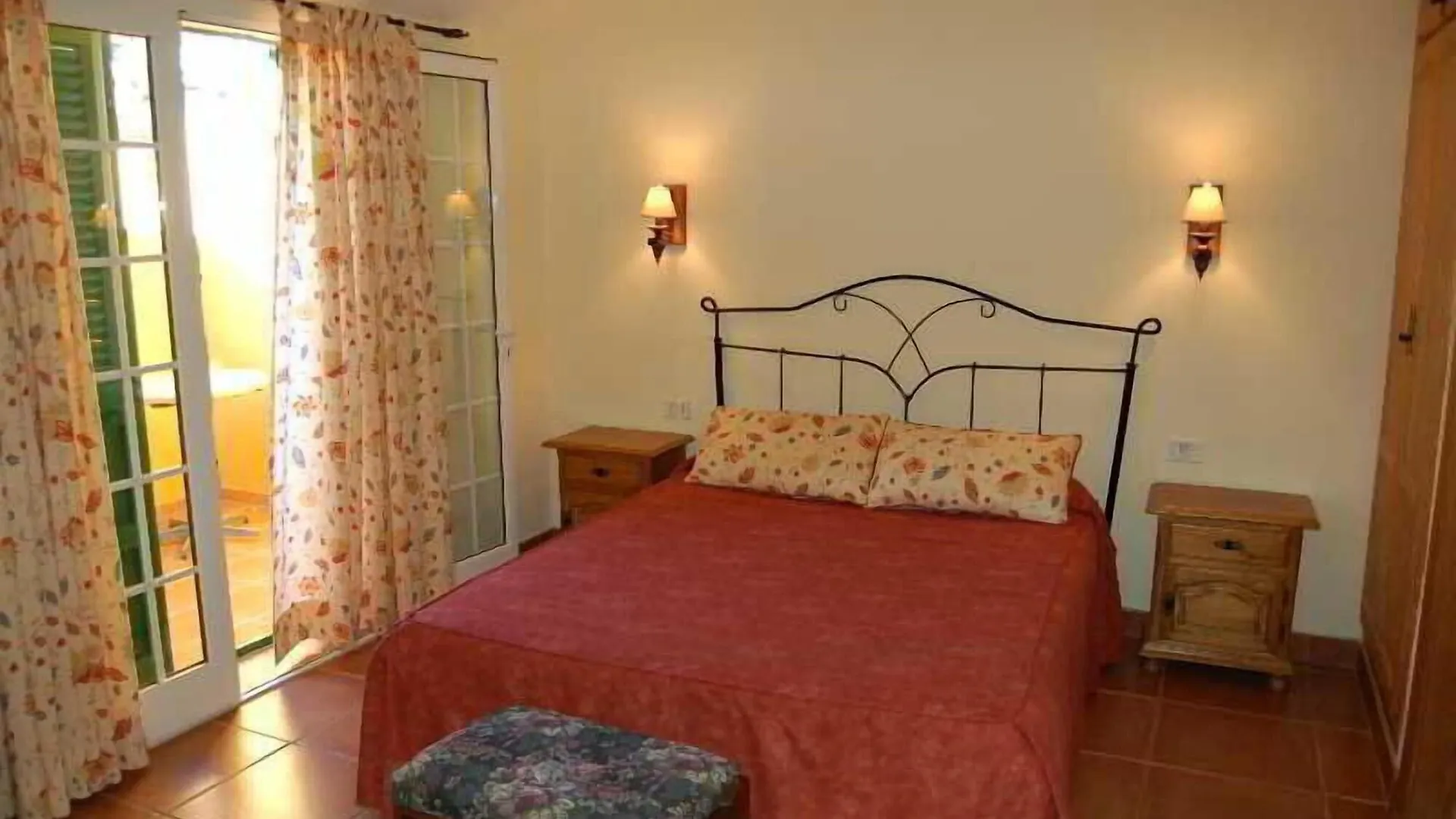 **  Hotel El Sombrerito 빌라플로르 스페인